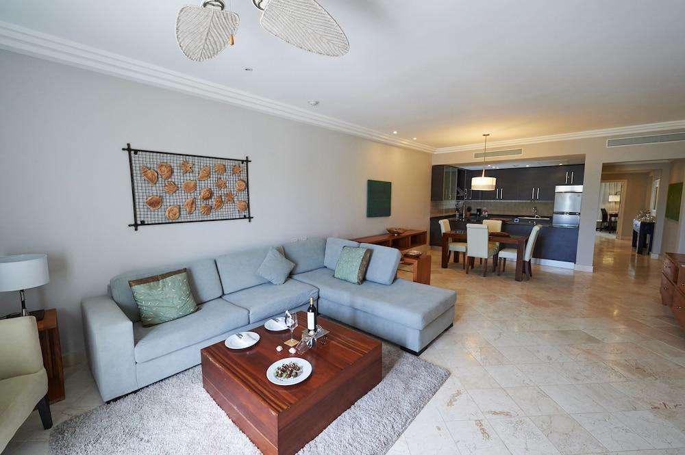 Ancora Cap Cana & Marina Suites Resort Punta Cana Exterior photo